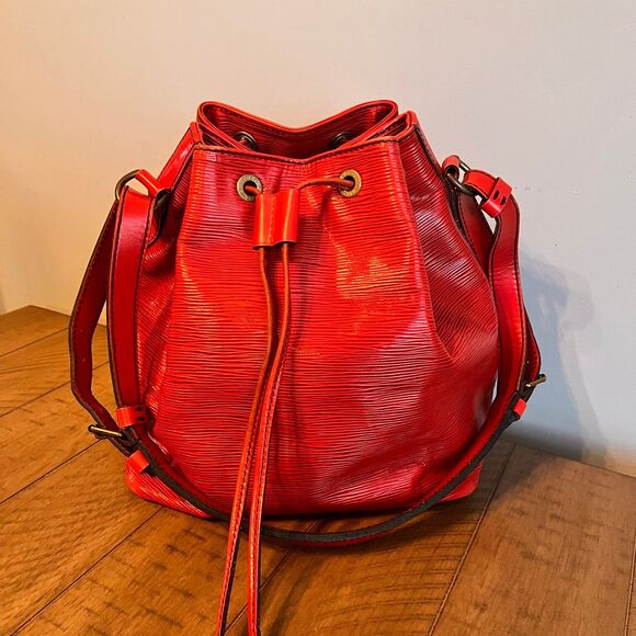 Louis Vuitton Epi Noe Red Bag - Picture 2 of 14